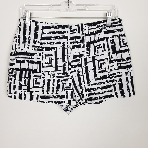 FOREVER 21 print mini shorts - Picture 3 of 8